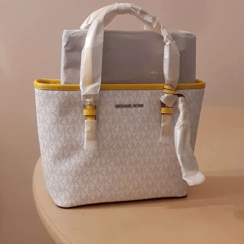 Michael Kors Jet Set Travel ES Logo Top-Zip Tote